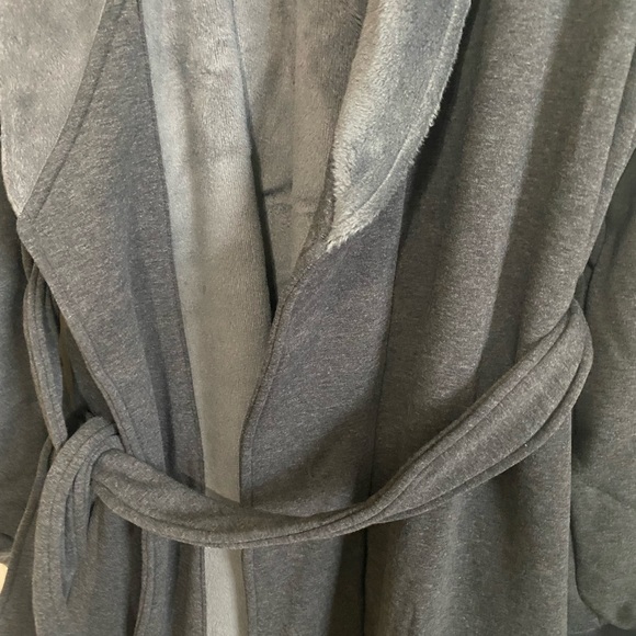 NWT Ugg robe - Picture 3 of 5